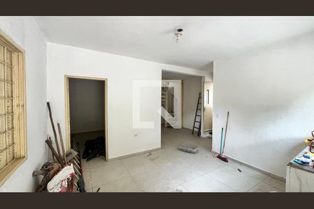 Casa para alugar com 3 quartos, 200m² em Jardim Santa Rita (km 25), Embu das Artes