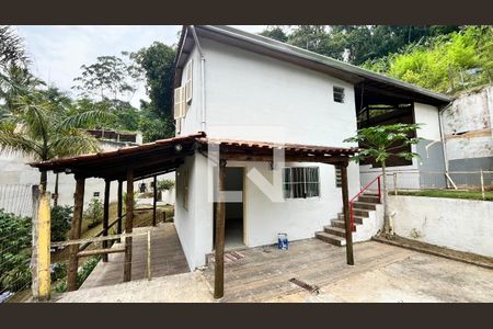 Casa para alugar com 3 quartos, 200m² em Jardim Santa Rita (km 25), Embu das Artes