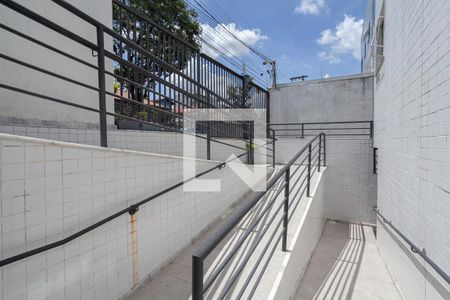 Entrada de apartamento à venda com 3 quartos, 90m² em Sinimbu, Belo Horizonte