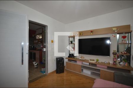 Sala 1 de casa para alugar com 1 quarto, 60m² em Marechal Hermes, Rio de Janeiro