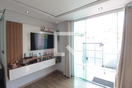 Sala de casa para alugar com 3 quartos, 180m² em Serrano, Belo Horizonte