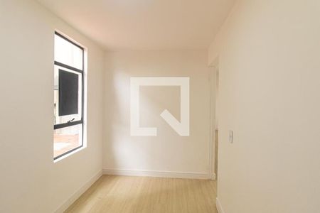 Quarto 1 de apartamento para alugar com 3 quartos, 54m² em Fazendinha, Curitiba