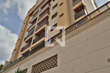 Plaquinha de apartamento para alugar com 3 quartos, 175m² em Osvaldo Rezende, Uberlândia