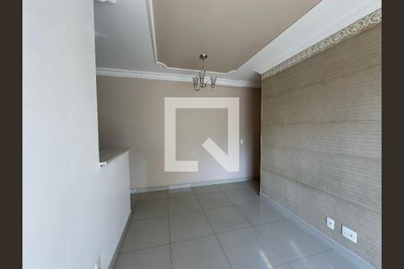 Sala de apartamento para alugar com 2 quartos, 58m² em Jardim Tupanci, Barueri