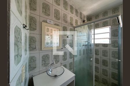 Banheiro de casa para alugar com 1 quarto, 38m² em Vila Boacava, São Paulo