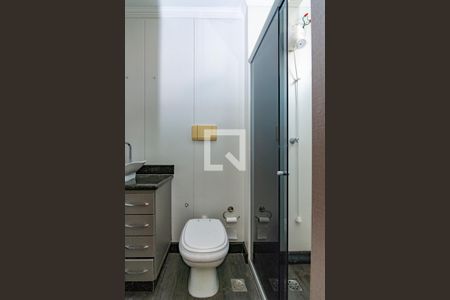 Banheiro da Suíte de apartamento para alugar com 2 quartos, 58m² em Grajaú, Belo Horizonte