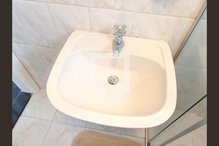 Banheiro de kitnet/studio para alugar com 1 quarto, 31m² em Cerqueira César, São Paulo