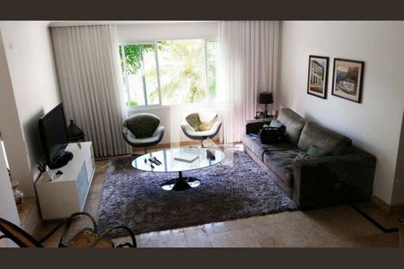 Casa à venda com 4 quartos, 265m² em Granja Julieta, São Paulo