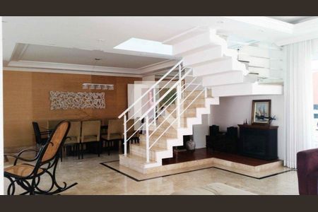 Casa à venda com 4 quartos, 265m² em Granja Julieta, São Paulo