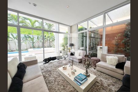 Casa à venda com 4 quartos, 430m² em Pinheiros, São Paulo