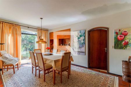 Casa à venda com 3 quartos, 252m² em Jardim dos Estados, São Paulo