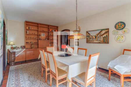 Casa à venda com 3 quartos, 252m² em Jardim dos Estados, São Paulo