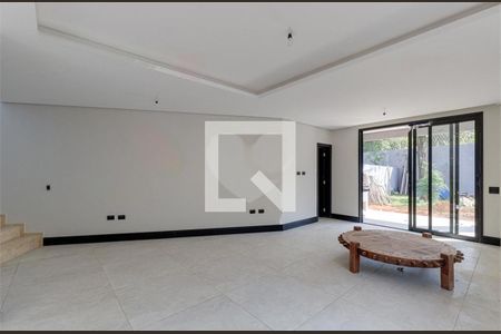 Casa à venda com 4 quartos, 680m² em Jardim Prudência, São Paulo