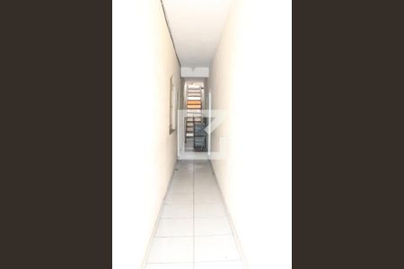 Corredor de casa para alugar com 1 quarto, 20m² em Luz, Nova Iguaçu