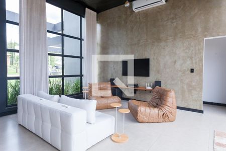 Sala de TV de casa de condomínio à venda com 3 quartos, 280m² em Casa Branca, Brumadinho