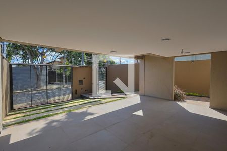 Entrada de casa à venda com 5 quartos, 326m² em Santa Amelia, Belo Horizonte