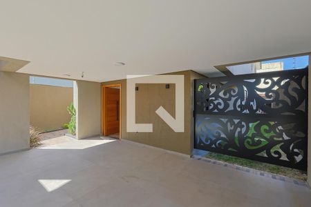 Entrada de casa à venda com 5 quartos, 326m² em Santa Amelia, Belo Horizonte