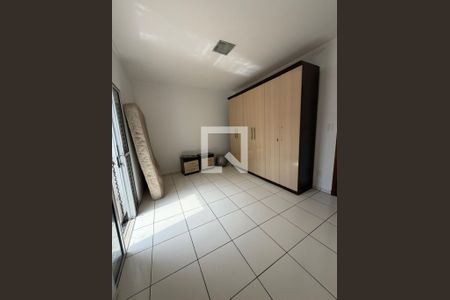 Casa para alugar com 4 quartos, 220m² em Jardim São Paulo, São Paulo