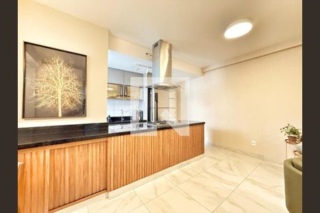 Apartamento à venda com 3 quartos, 80m² em Coração Eucarístico, Belo Horizonte