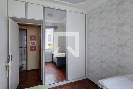 Quarto 2 de apartamento para alugar com 3 quartos, 61m² em São João Batista, Belo Horizonte