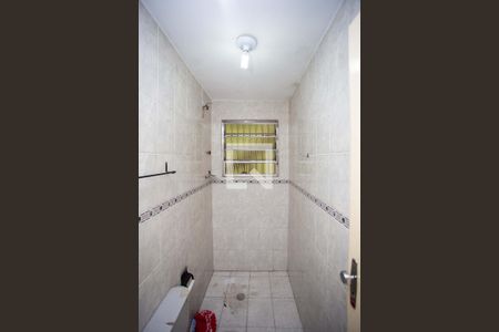 Banheiro 1 de casa para alugar com 3 quartos, 118m² em Taboão, Diadema