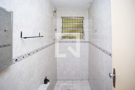 Banheiro 1 de casa para alugar com 3 quartos, 118m² em Taboão, Diadema