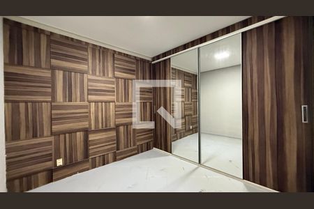 Quarto 1 - Armários de casa para alugar com 2 quartos, 60m² em Riacho Fundo I, Brasília