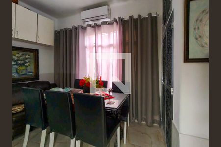 Sala de casa à venda com 2 quartos, 90m² em Benfica, Rio de Janeiro