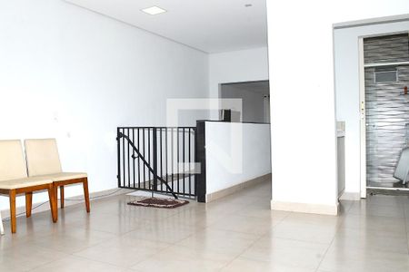 Sala 2 de casa para alugar com 2 quartos, 570m² em Belmonte, Belo Horizonte