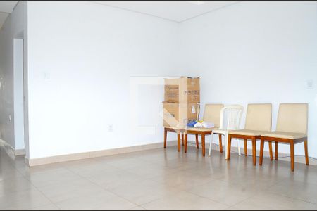 Sala 2 de casa para alugar com 2 quartos, 570m² em Belmonte, Belo Horizonte