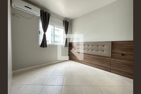 Suíte de apartamento para alugar com 2 quartos, 74m² em Itacorubi, Florianópolis