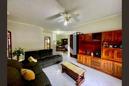 Sala de casa à venda com 4 quartos, 415m² em Vila Galvão, Guarulhos