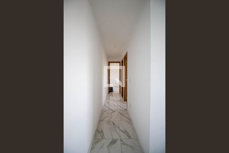 Corredor  de apartamento para alugar com 2 quartos, 44m² em Vila Suzana, São Paulo