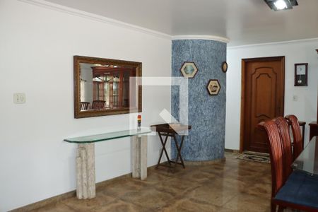 Sala de casa de condomínio para alugar com 3 quartos, 2600m² em Parque São Paulo, Cotia