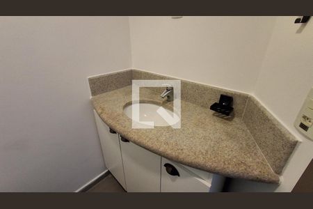Banheiro  de kitnet/studio para alugar com 1 quarto, 23m² em Santa Paula, São Caetano do Sul