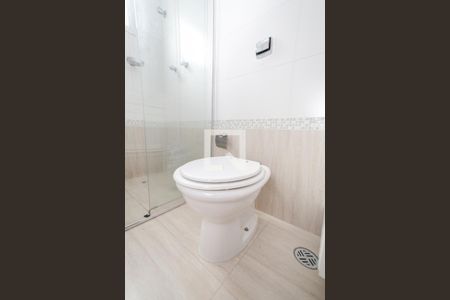 Banheiro da Suíte de casa de condomínio para alugar com 4 quartos, 300m² em Vila Isolina Mazzei, São Paulo