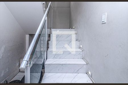 acesso para o piso superior_1 de casa à venda com 3 quartos, 333m² em Jardim Santa Cruz (sacoma), São Paulo