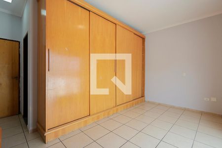 Suíte 1 de casa para alugar com 3 quartos, 210m² em Vila Basileia, São Paulo