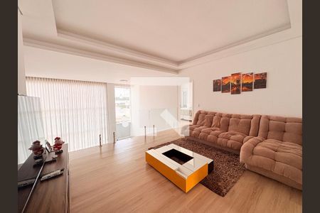 Sala de TV de casa de condomínio à venda com 4 quartos, 300m² em Horto Florestal, Jundiaí