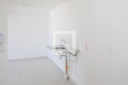 Sala e Cozinha de apartamento para alugar com 2 quartos, 33m² em Parque Industrial Tomas Edson, São Paulo