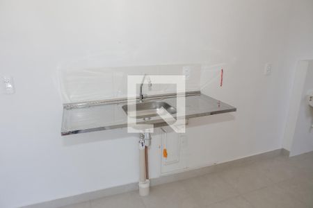 Sala e Cozinha de apartamento para alugar com 2 quartos, 33m² em Parque Industrial Tomas Edson, São Paulo