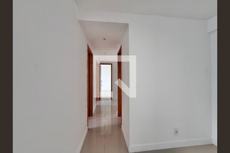 Corredor de apartamento à venda com 3 quartos, 85m² em Recreio dos Bandeirantes, Rio de Janeiro