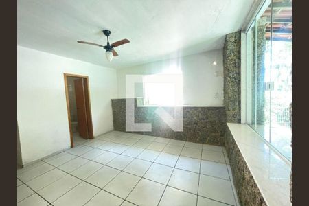 Casa à venda com 5 quartos, 314m² em Itacoatiara, Niterói