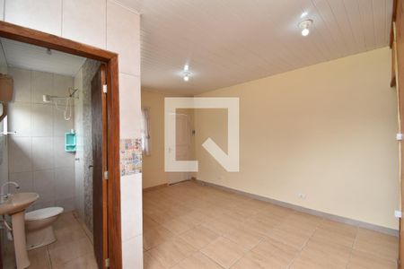 Sala de casa para alugar com 2 quartos, 50m² em Santa Cândida, Curitiba