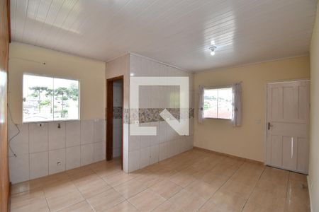 Sala de casa para alugar com 2 quartos, 50m² em Santa Cândida, Curitiba