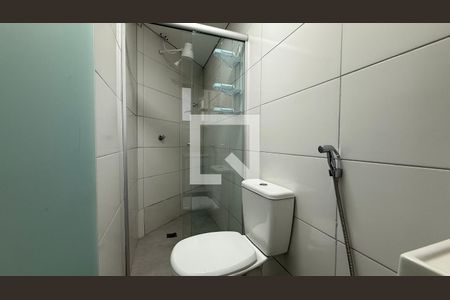 Banheiro da Suíte de apartamento para alugar com 3 quartos, 78m² em Setor Habitacional Vicente Pires, Brasília