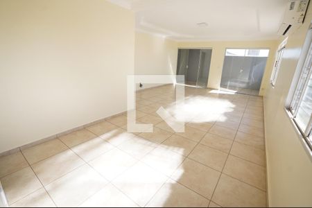 Casa de Condomínio para alugar com 3 quartos, 700m² em Jardim Atlantico, Goiânia