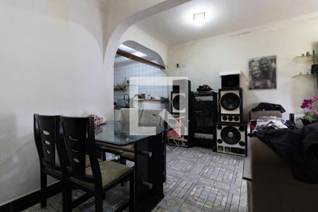 Sala da Casa 3 de casa à venda com 4 quartos, 150m² em Vila Santo Estefano, São Paulo