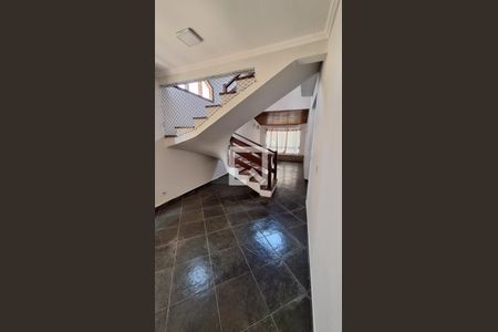 Casa para alugar com 3 quartos, 200m² em Rio Cotia, Cotia