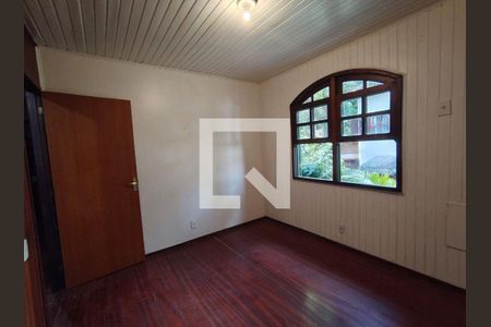 Casa à venda com 3 quartos, 339m² em Piratininga, Niterói